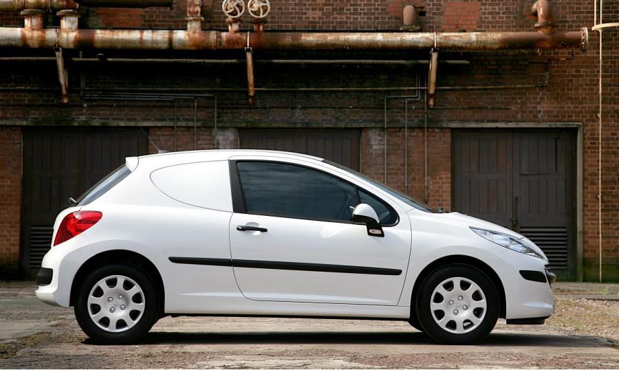  Peugeot 207 Van 2008 года  (фото 9 из 10)